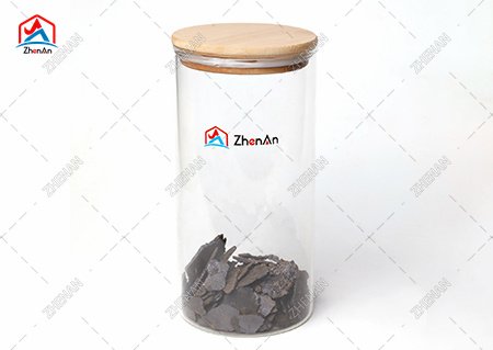 Vanadium pentoxide flakes